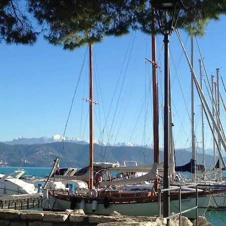 With 2 Bedrooms In Lago With Enclosed Garden 700 M From The Beach * Porto Venere